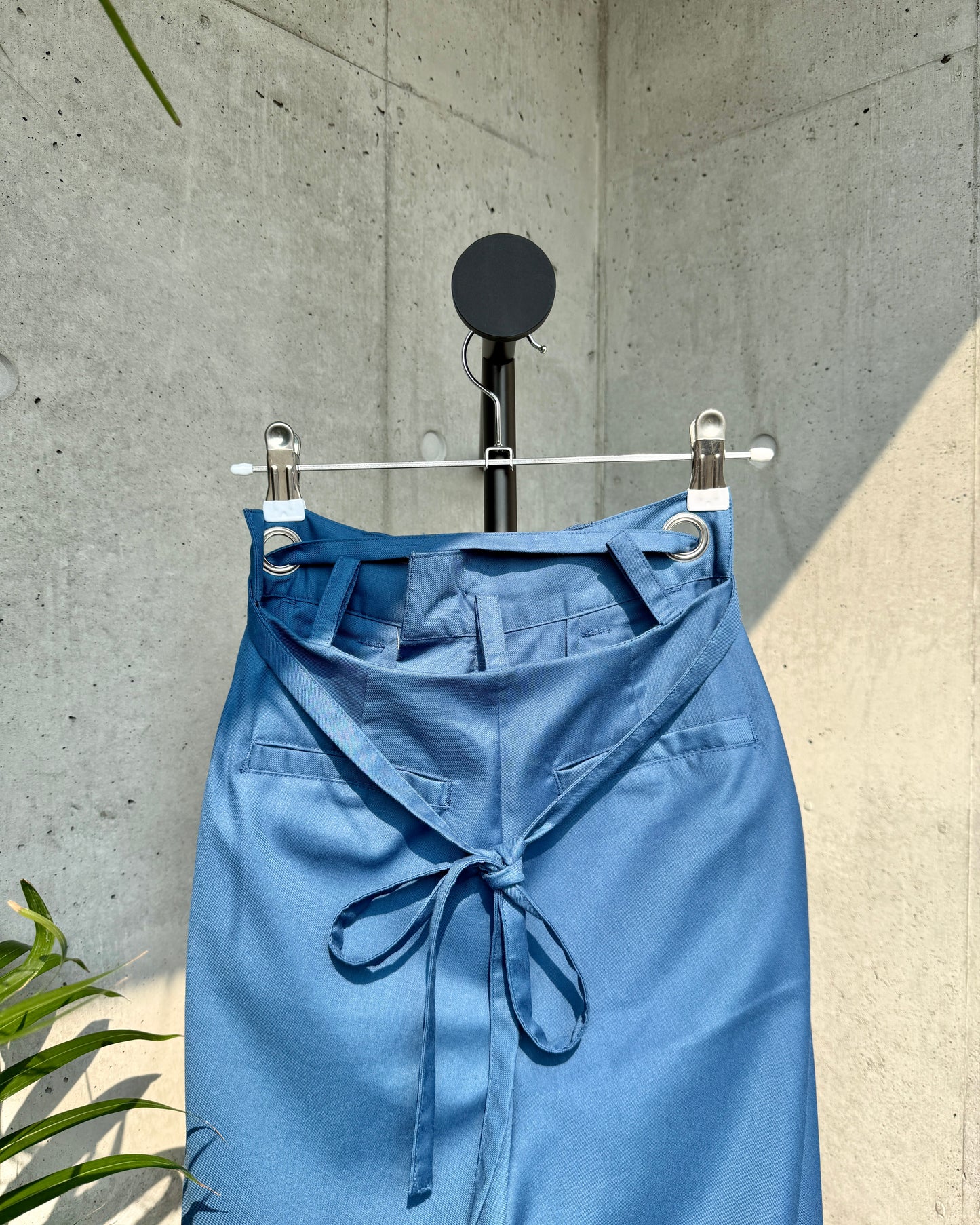 バックレースアップタックパンツ