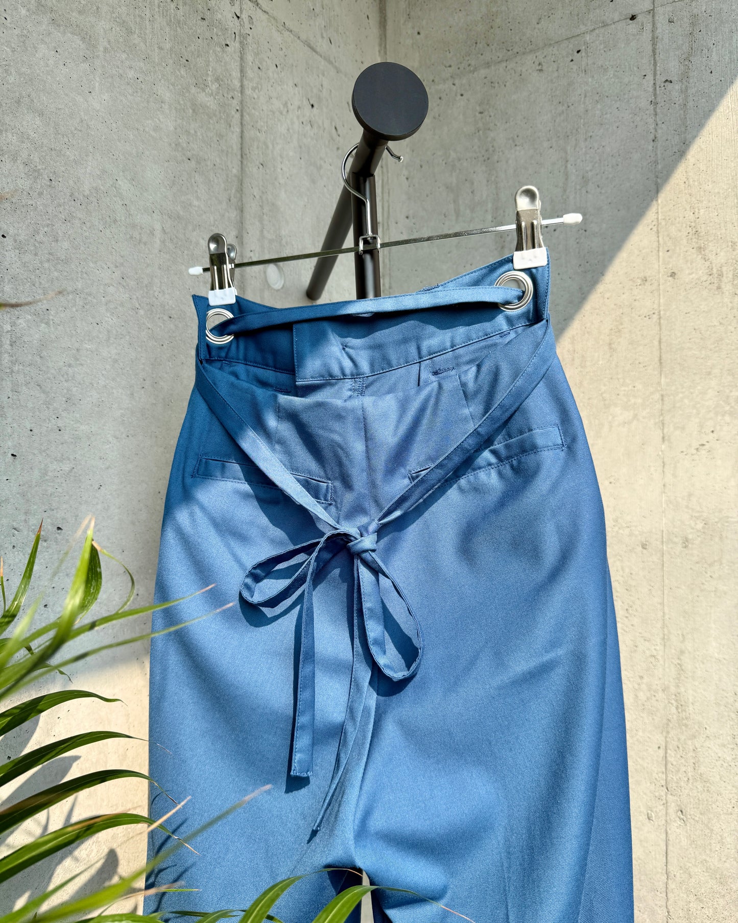 バックレースアップタックパンツ
